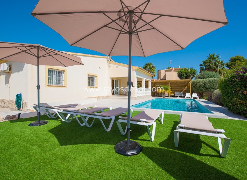 Resale - Villa - Calpe