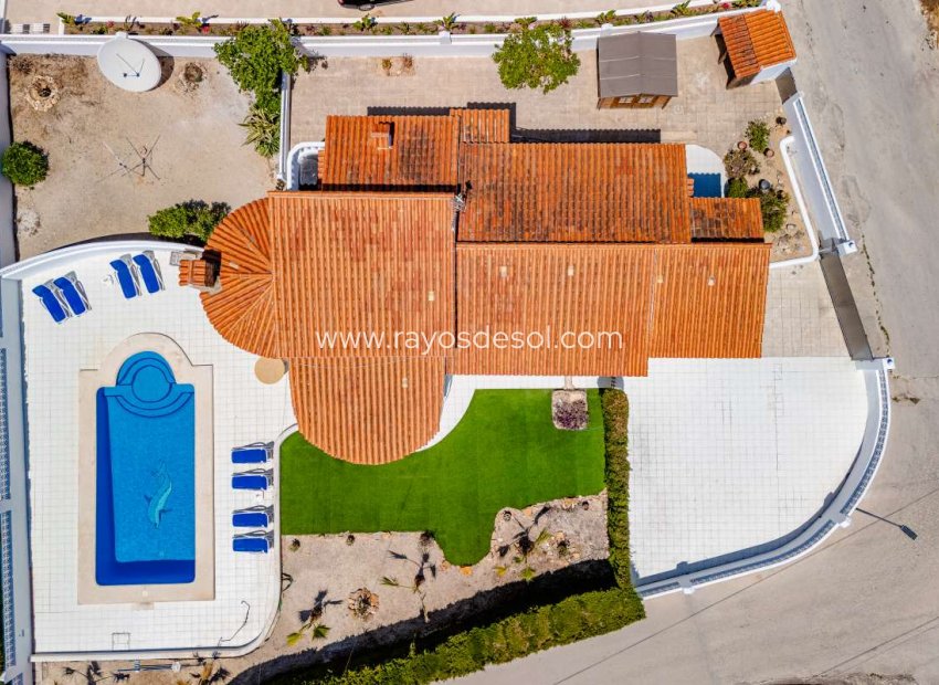 Resale - Villa - Calpe