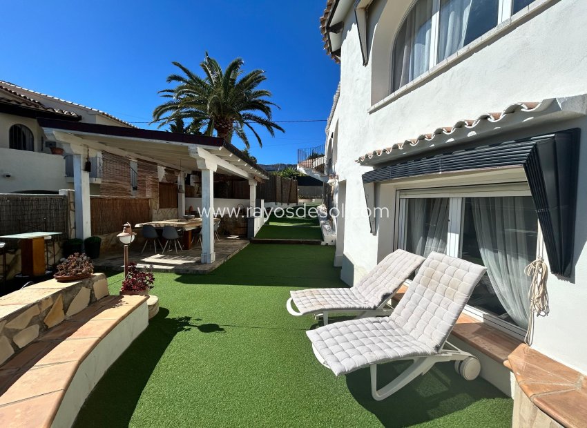 Resale - Villa - Calpe