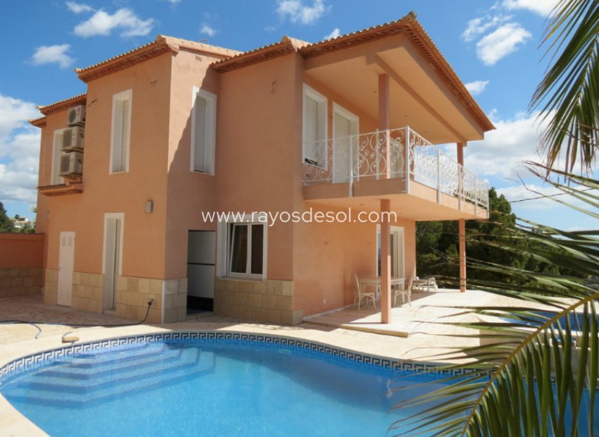 Resale - Villa - Calpe