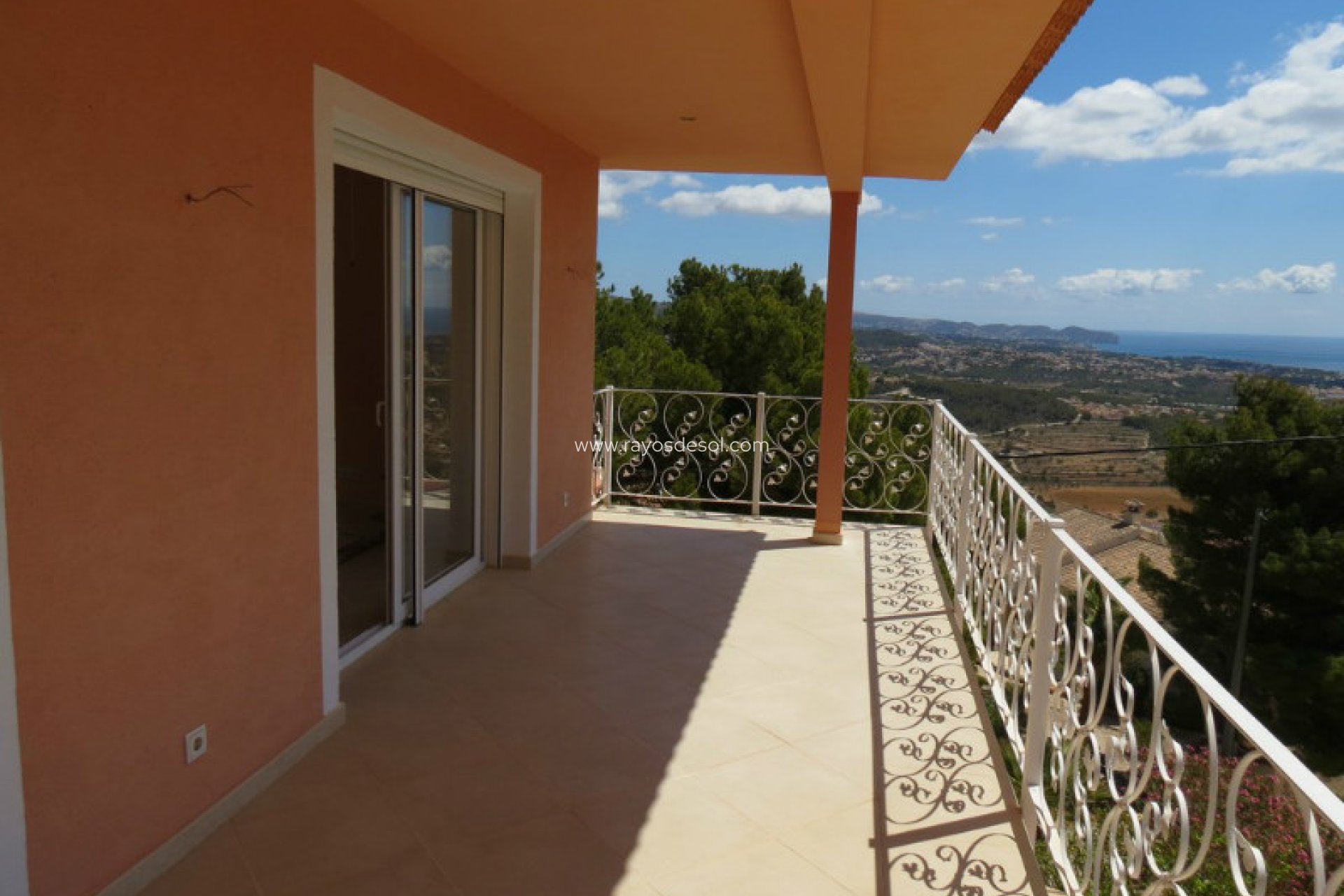 Resale - Villa - Calpe