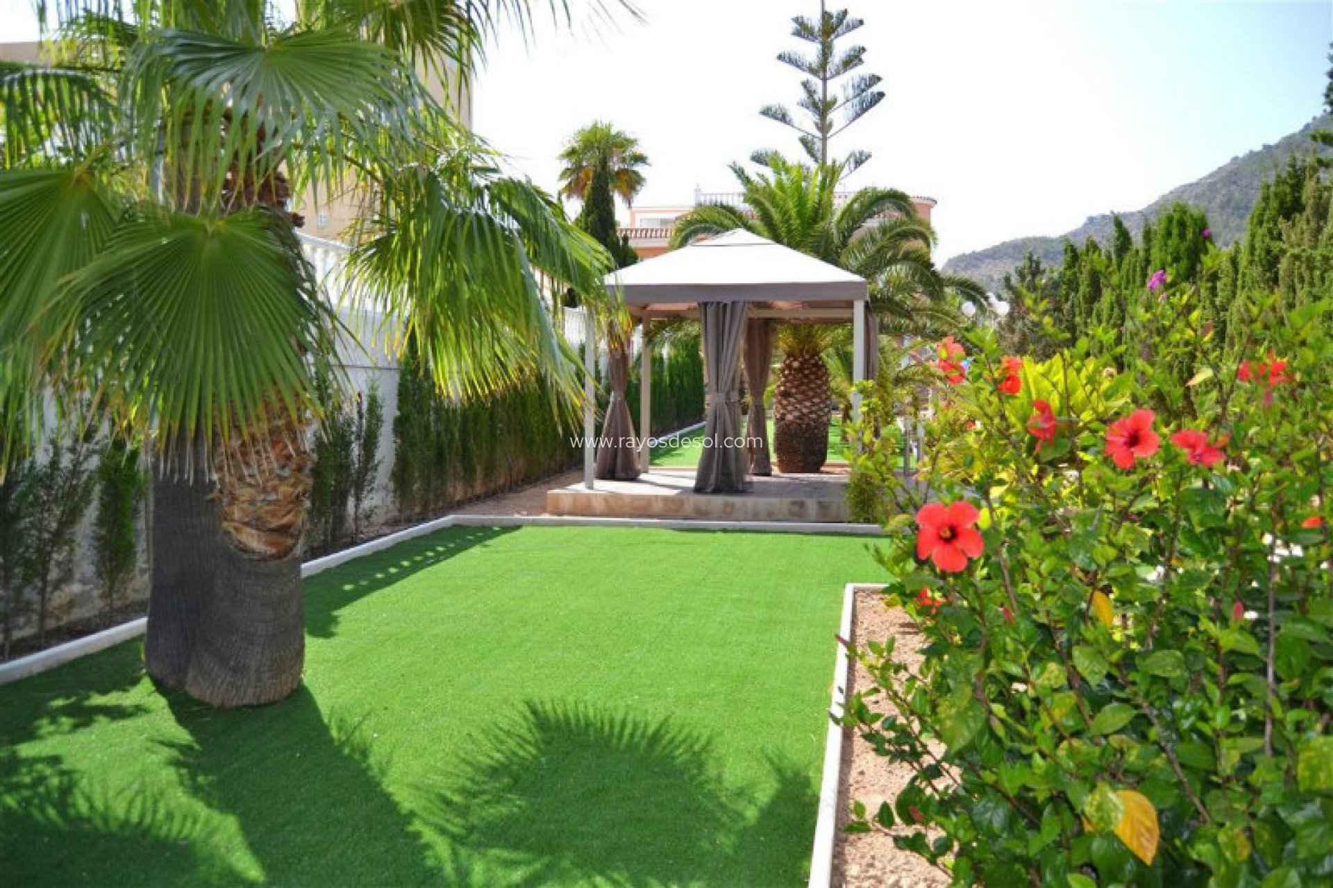 Resale - Villa - Calpe