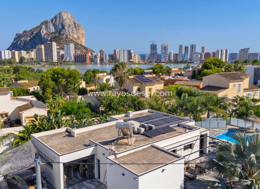 Resale - Villa - Calpe