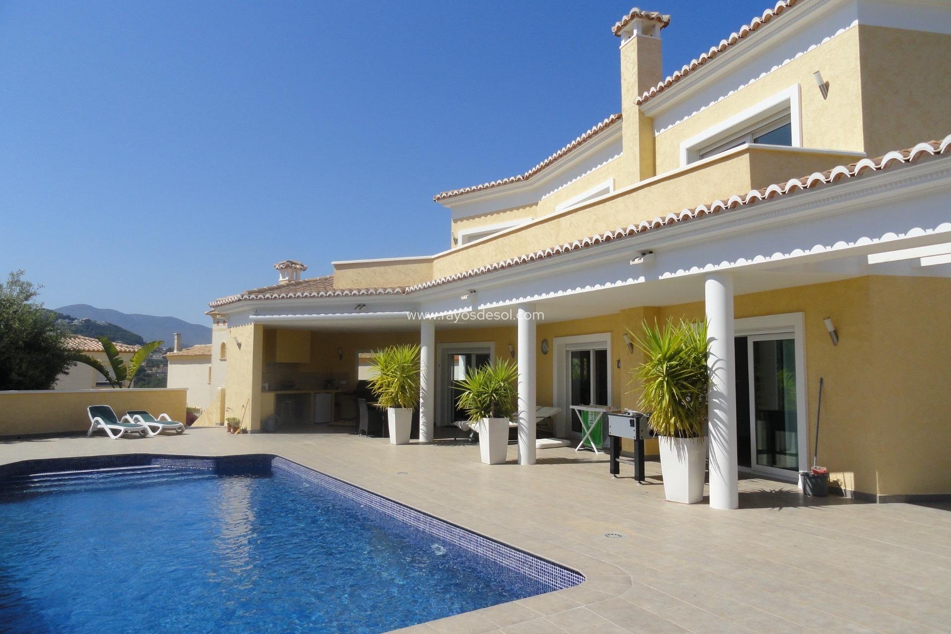 Resale - Villa - Calpe