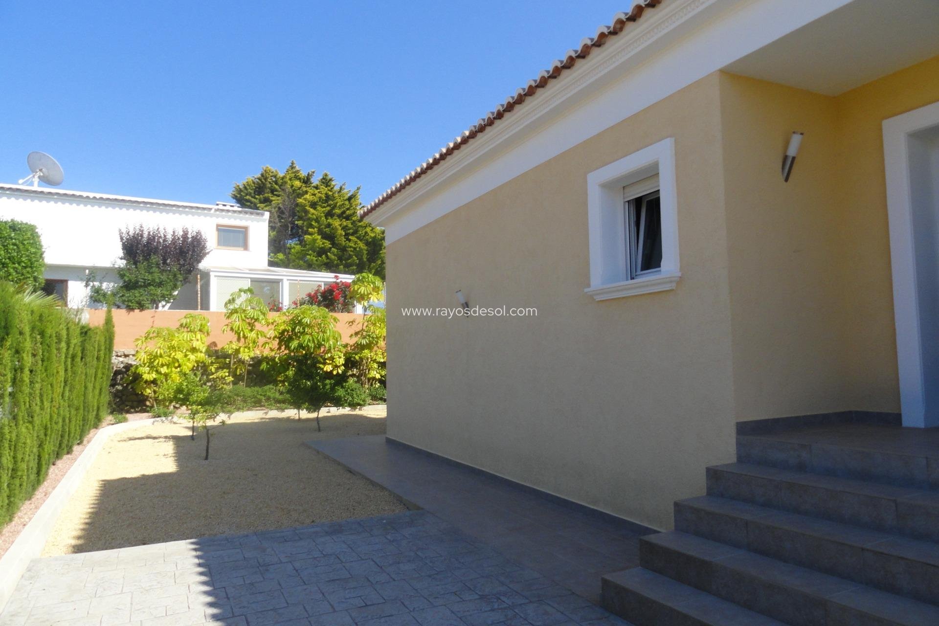 Resale - Villa - Calpe