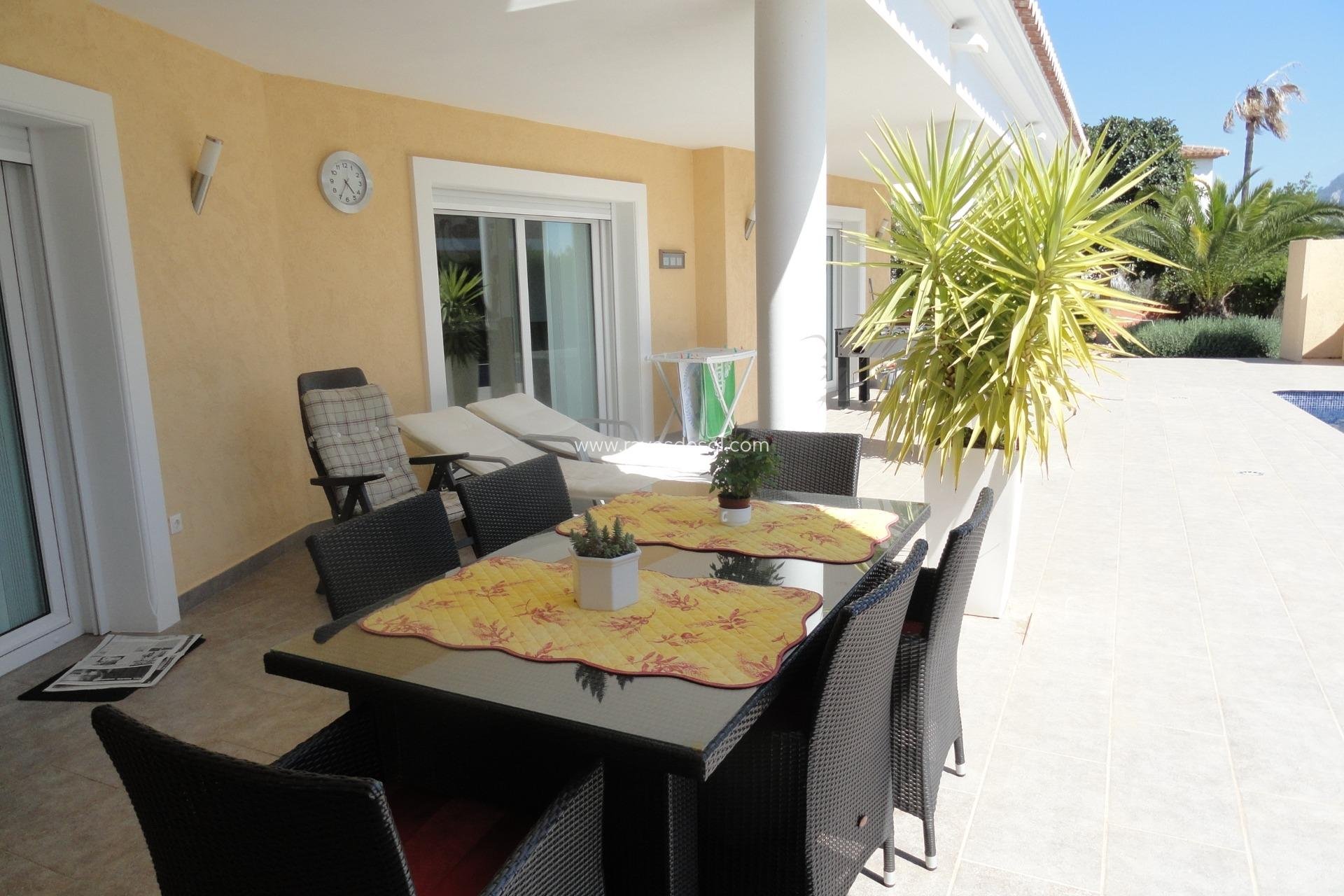 Resale - Villa - Calpe