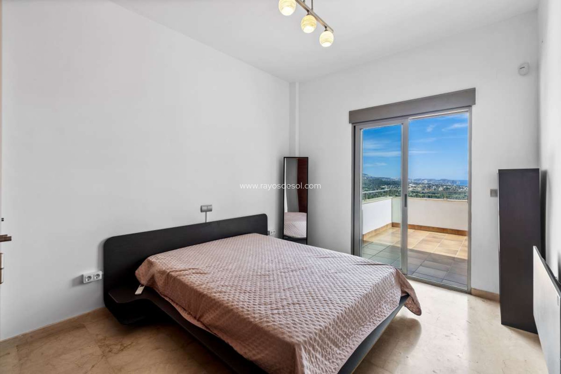 Resale - Villa - Calpe