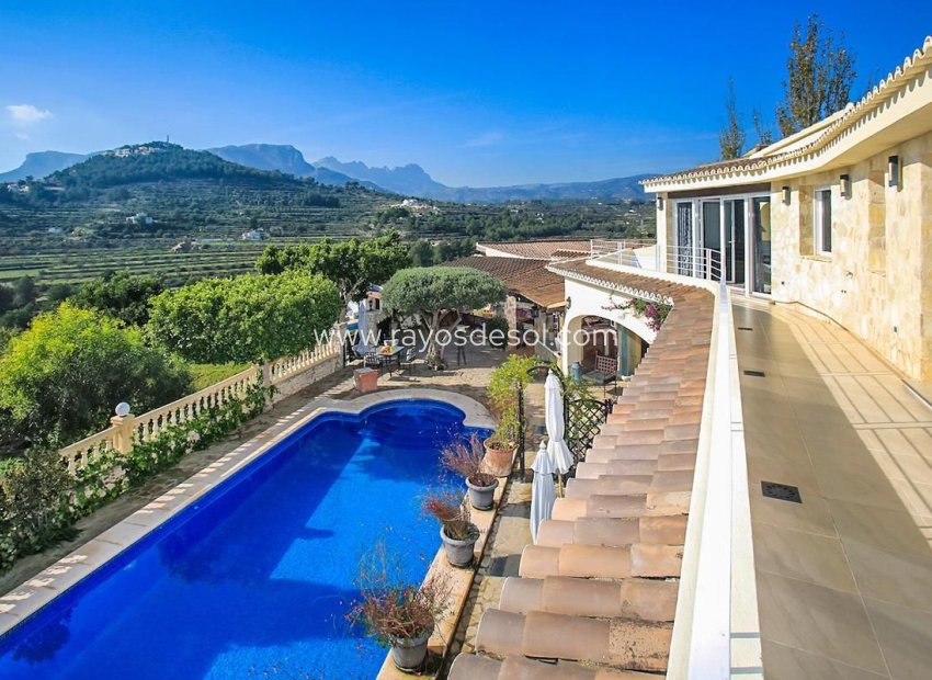 Resale - Villa - Calpe