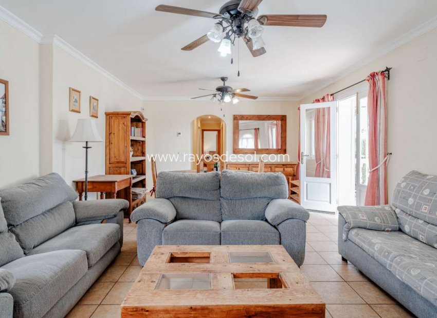 Resale - Villa - Calpe