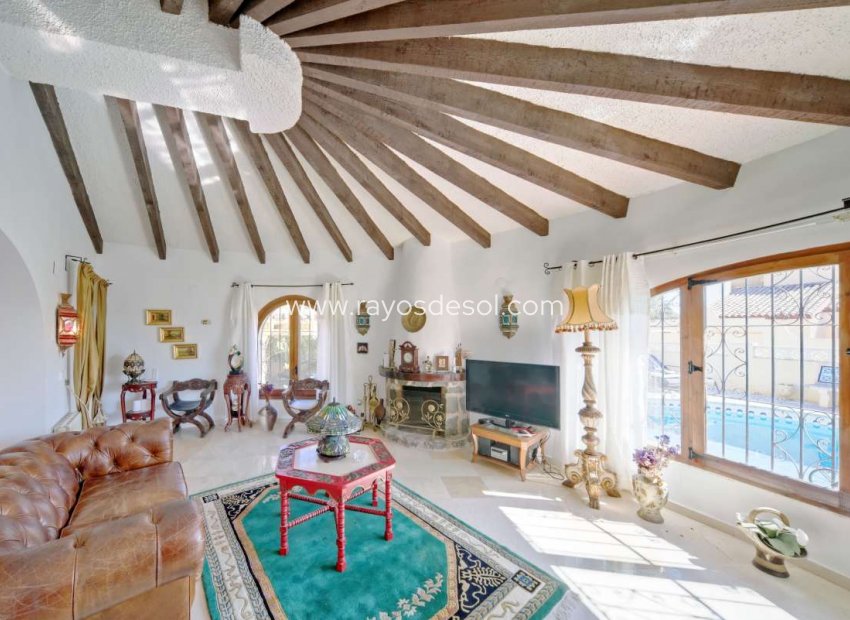 Resale - Villa - Calpe