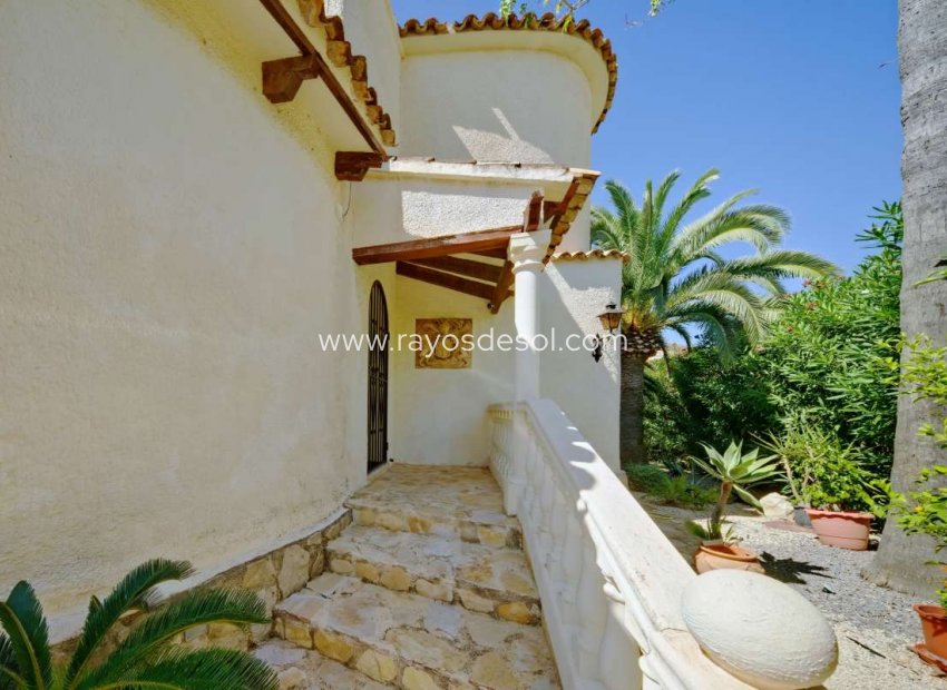 Resale - Villa - Calpe
