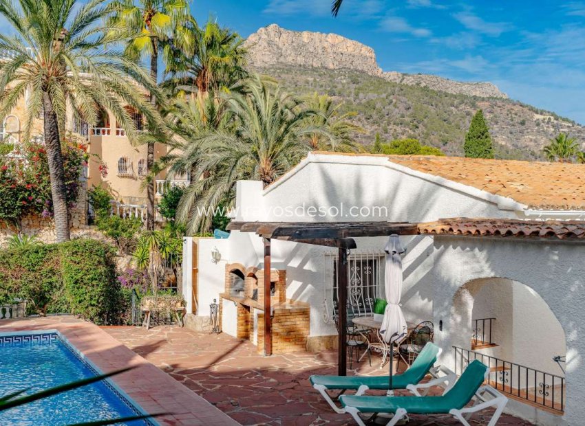 Resale - Villa - Calpe