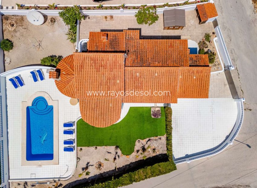Resale - Villa - Calpe