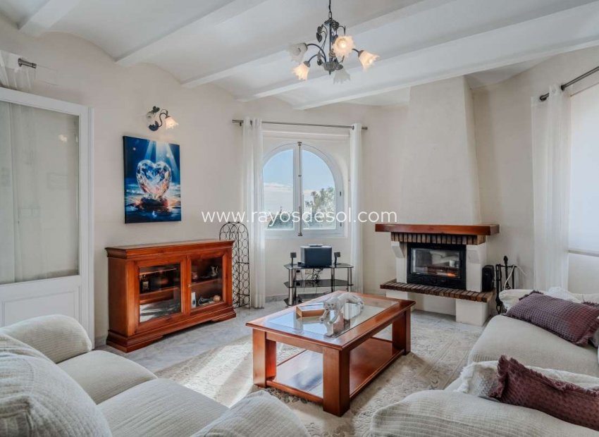 Resale - Villa - Calpe