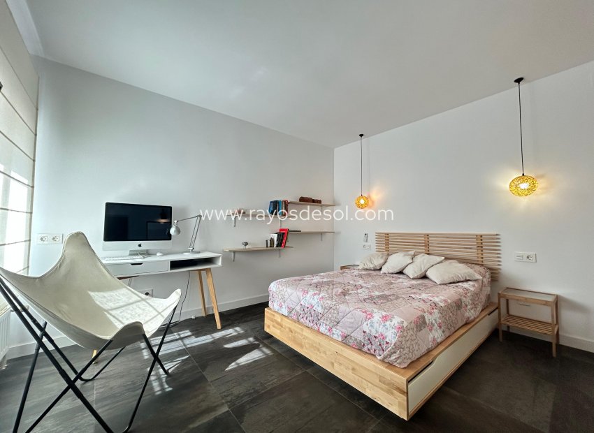 Resale - Villa - Calpe