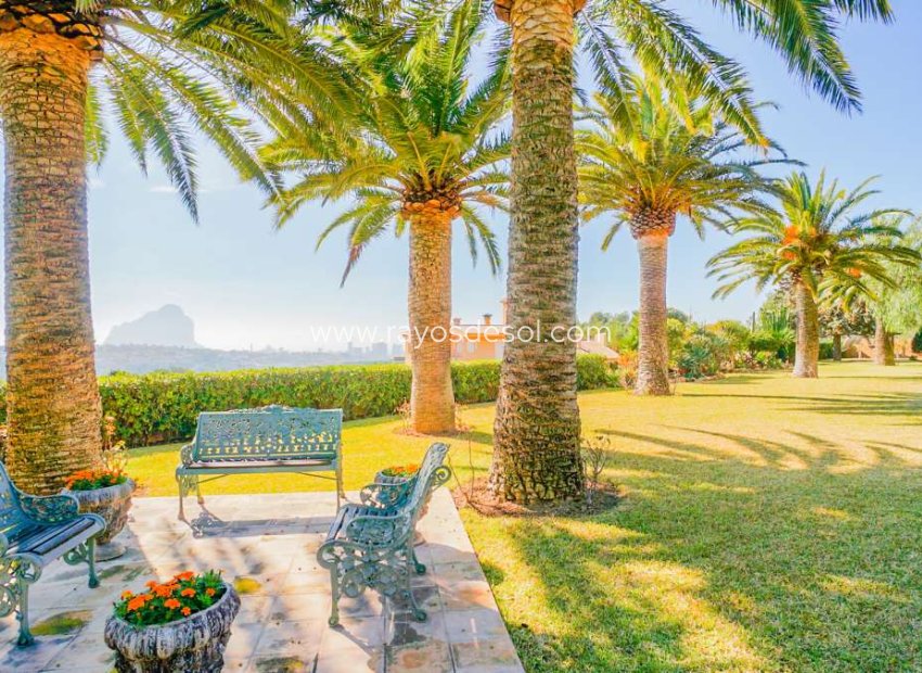 Resale - Villa - Calpe