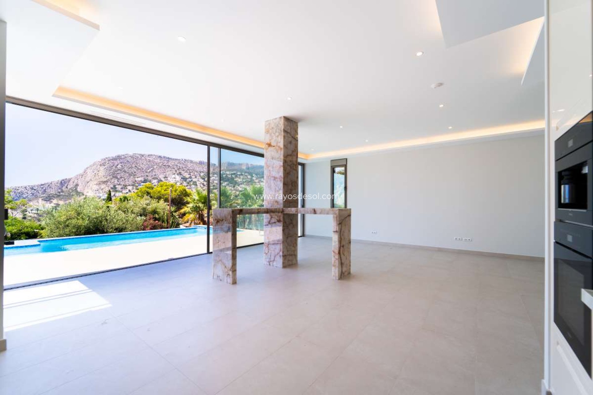 Resale - Villa - Calpe