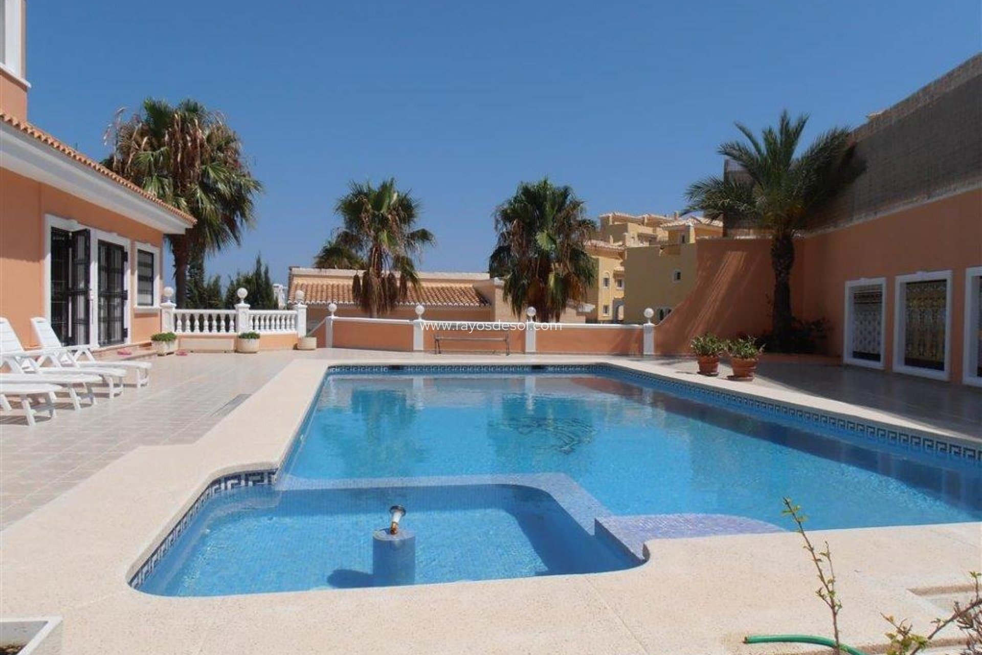 Resale - Villa - Calpe