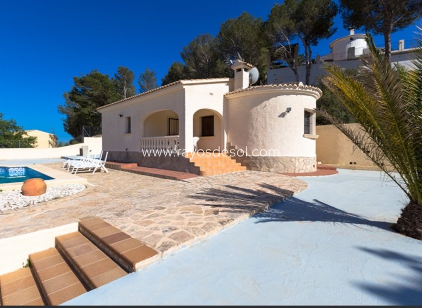 Resale - Villa - Calpe