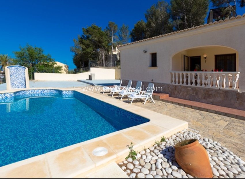 Resale - Villa - Calpe