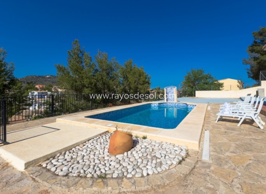 Resale - Villa - Calpe