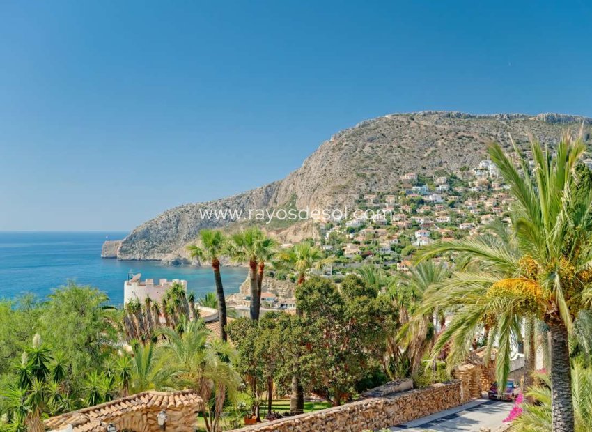 Resale - Villa - Calpe