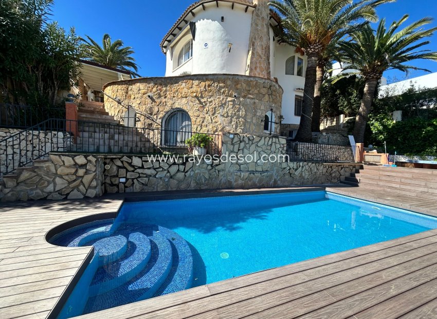 Resale - Villa - Calpe