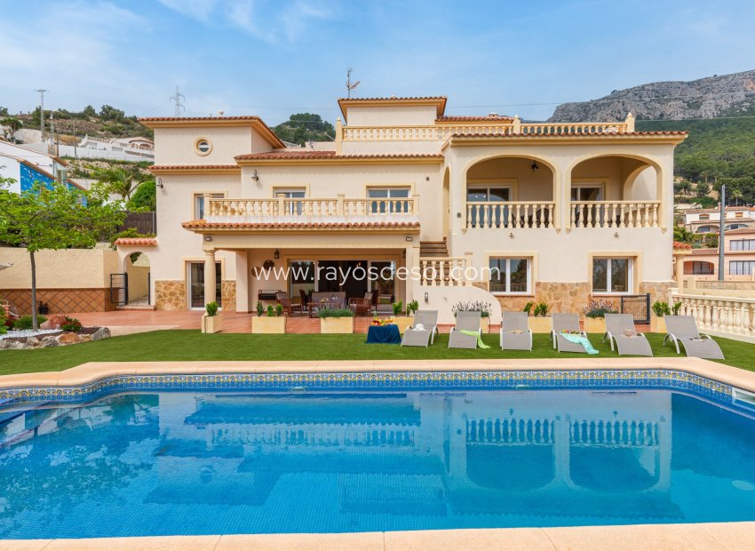 Resale - Villa - Calpe