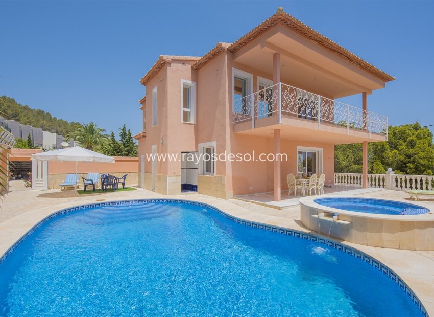 Resale - Villa - Calpe