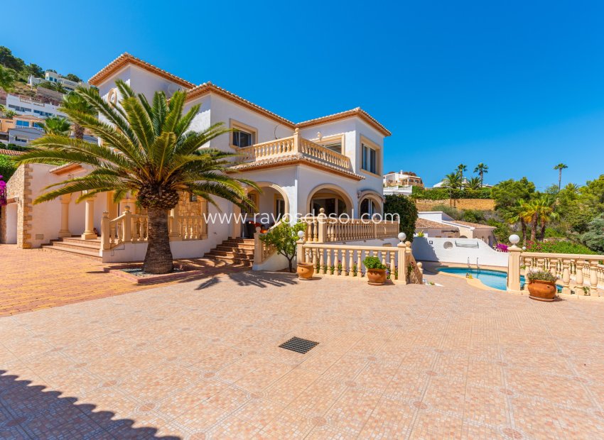 Resale - Villa - Calpe