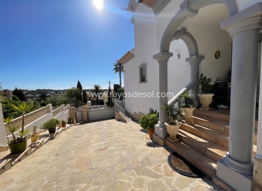 Resale - Villa - Calpe