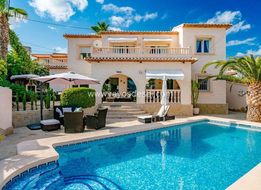 Resale - Villa - Calpe