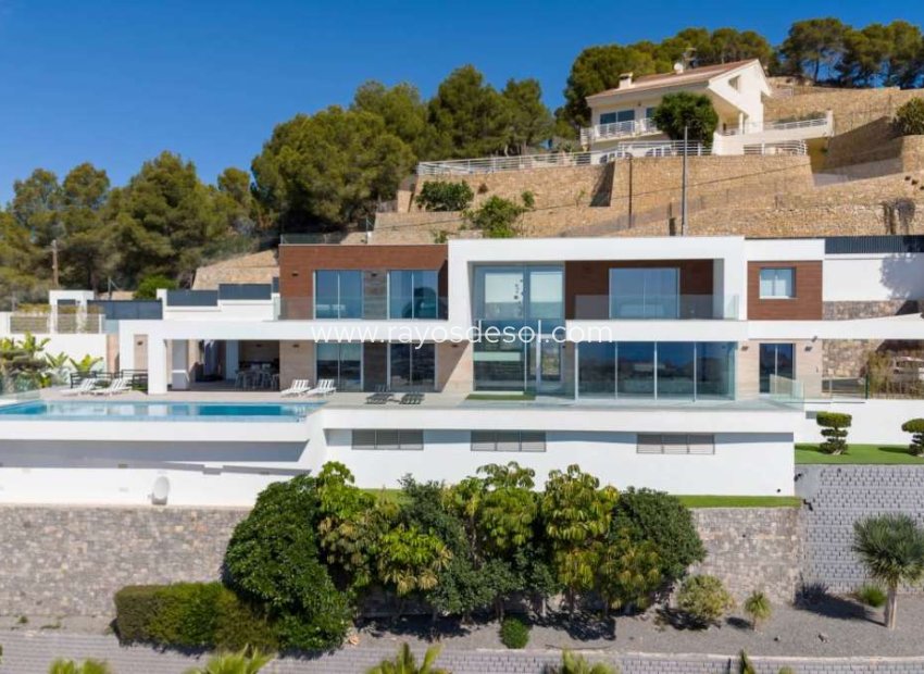 Resale - Villa - Calpe