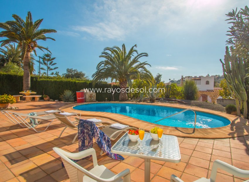 Resale - Villa - Calpe