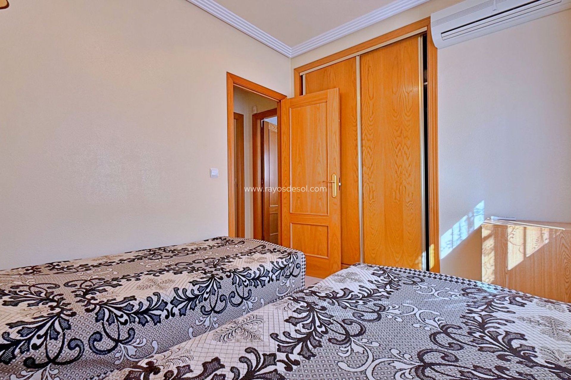 Resale - Villa - Costa Blanca - Orihuela Costa