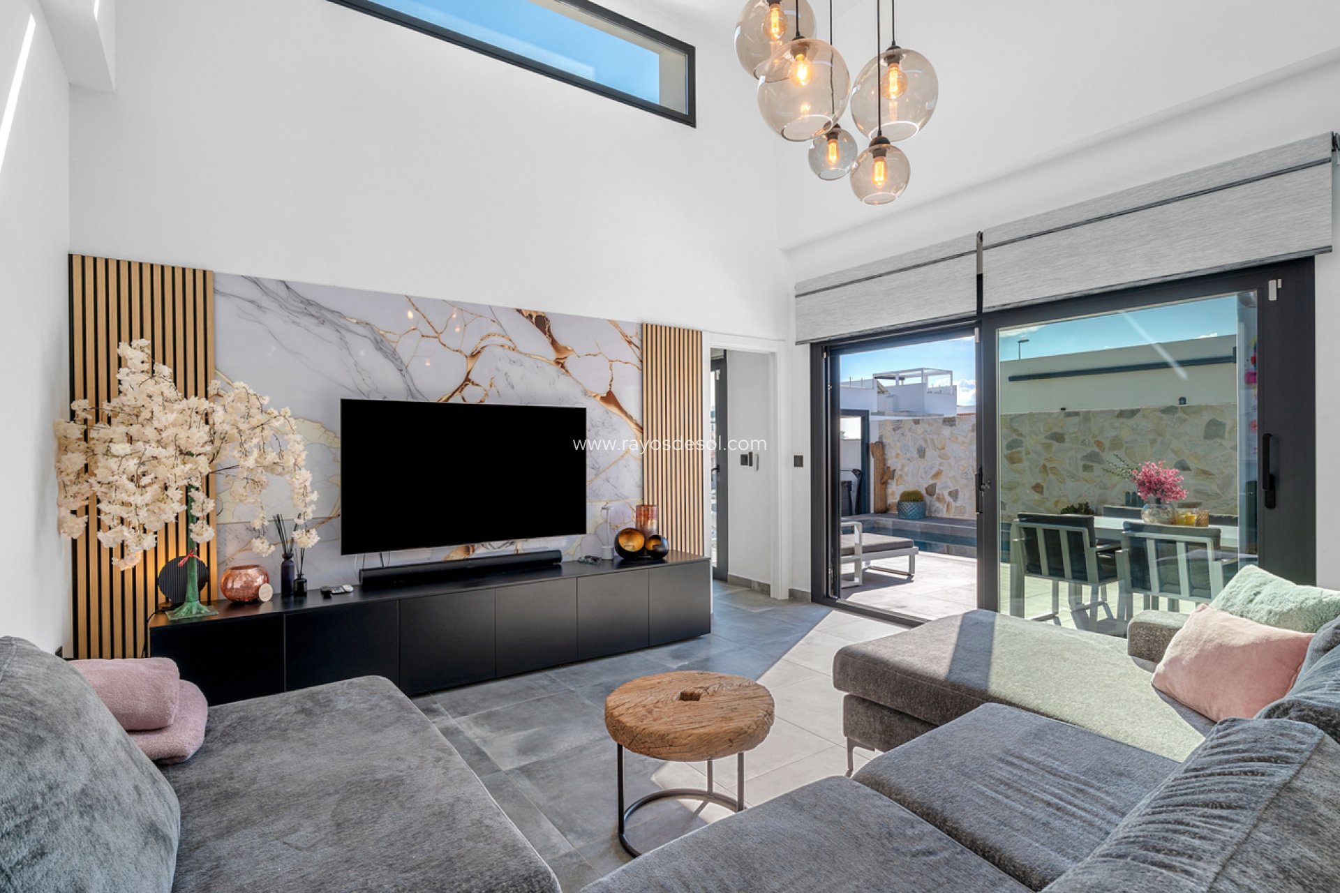 Resale - Villa - Daya Nueva