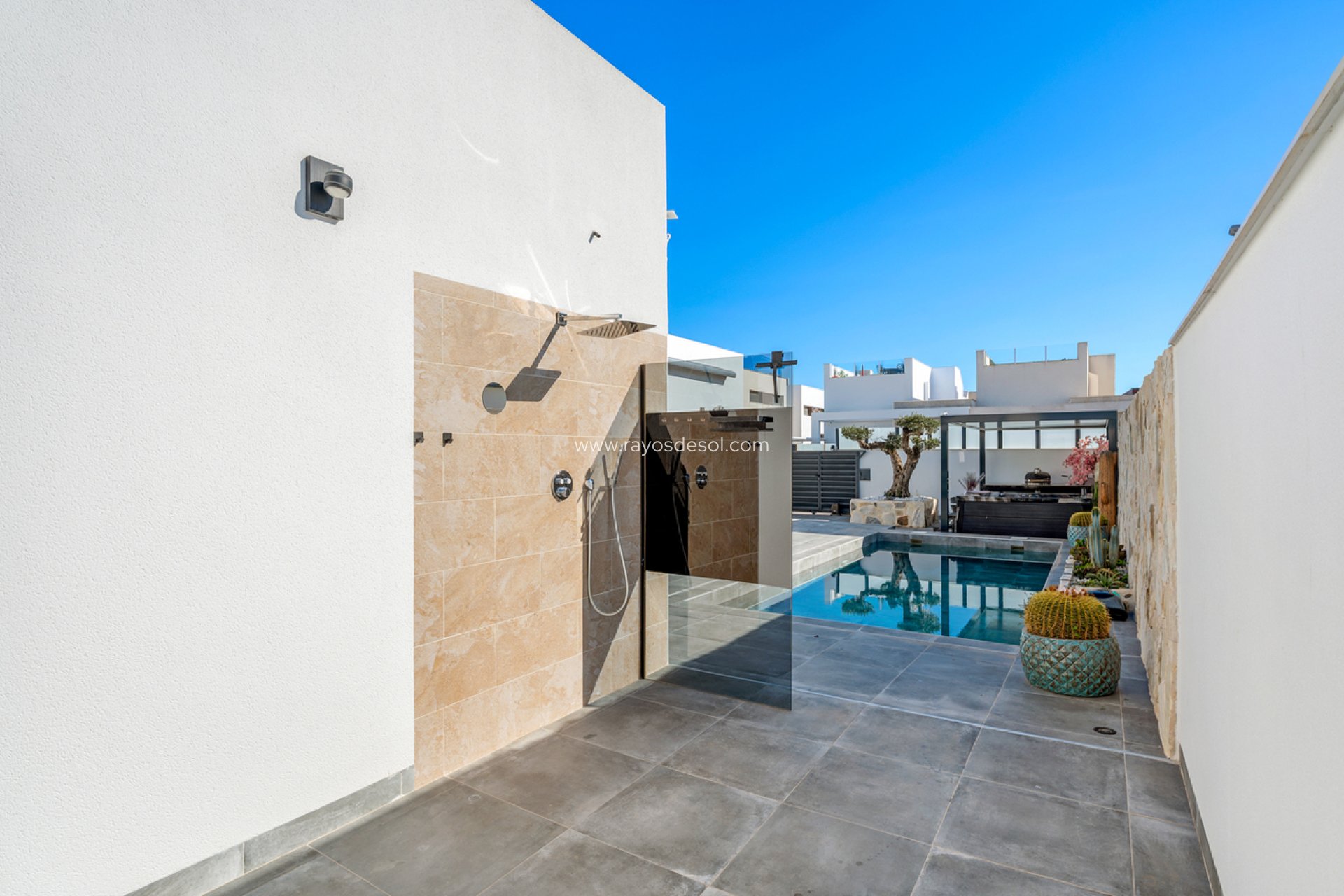 Resale - Villa - Daya Nueva