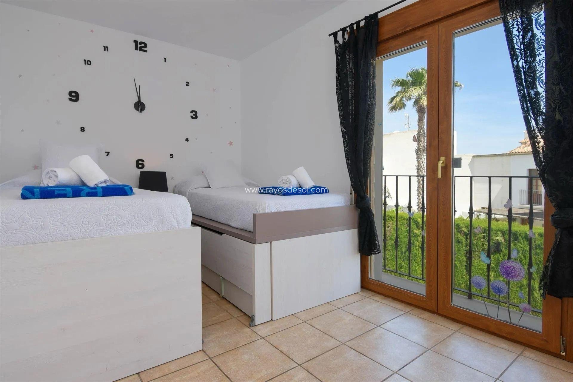 Resale - Villa - Denia - La xara