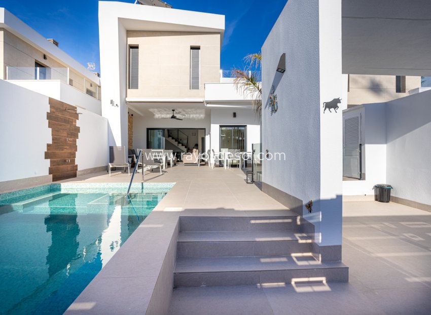 Resale - Villa - Dolores