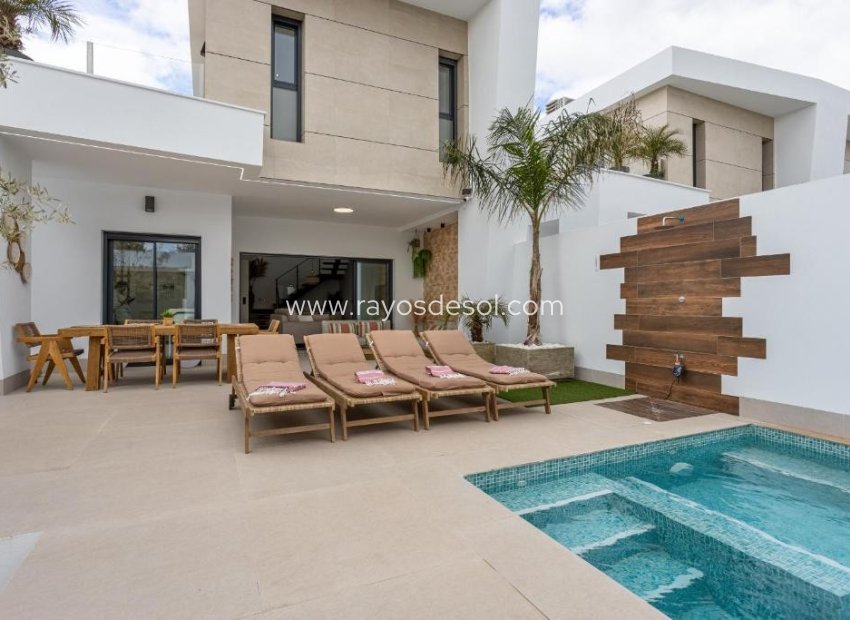 Resale - Villa - Dolores