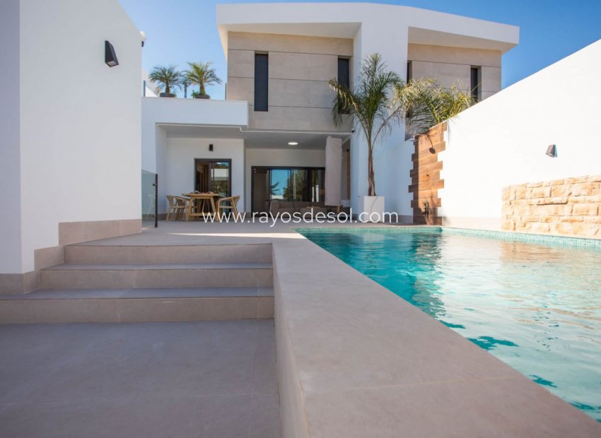 Resale - Villa - Dolores