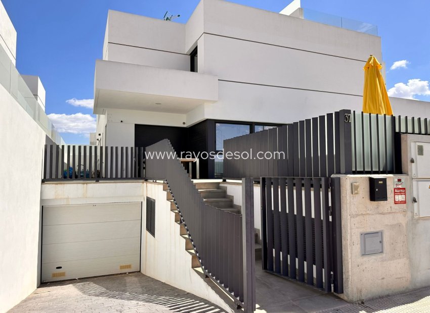 Resale - Villa - Dolores