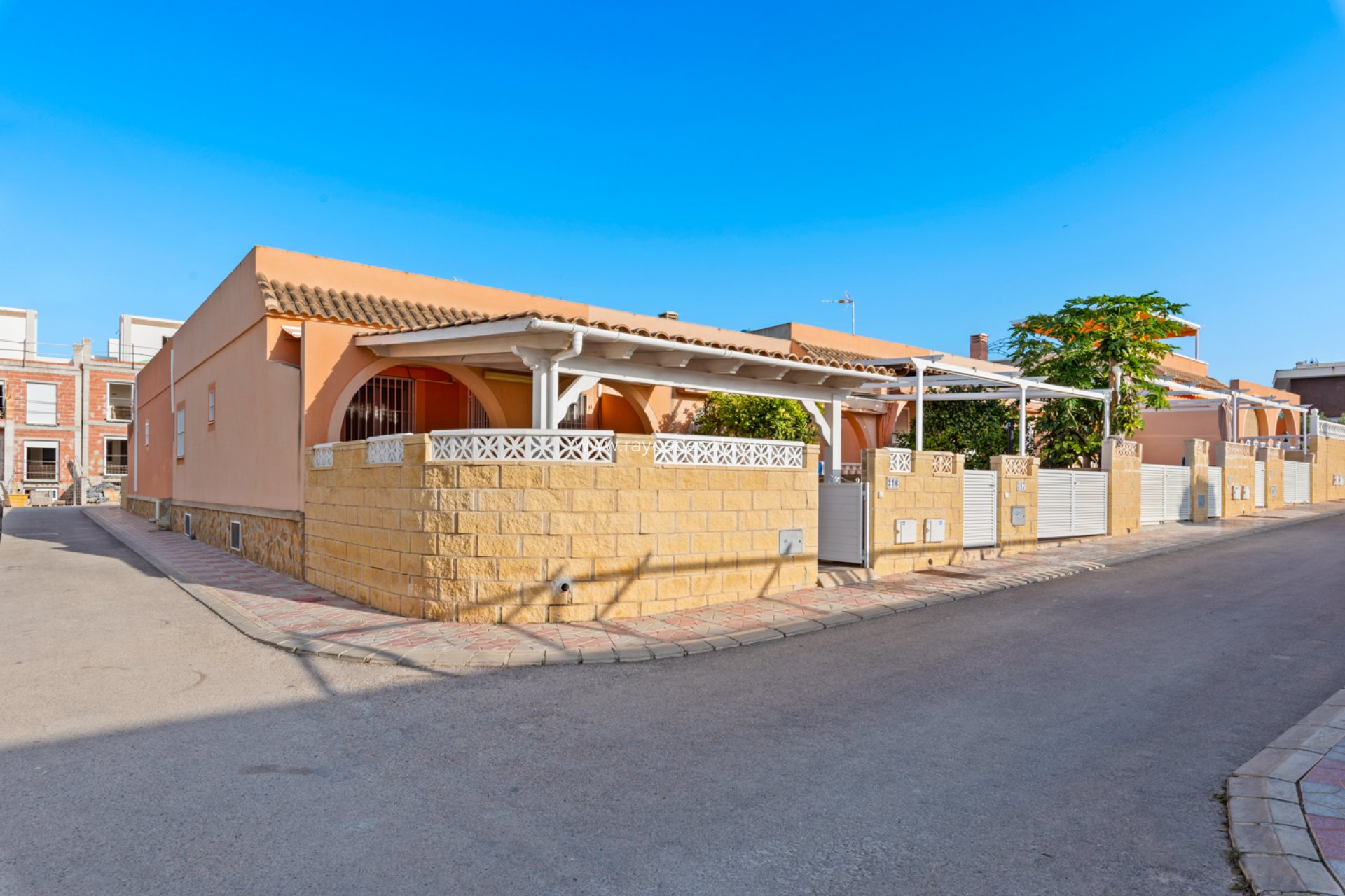 Resale - Villa - Gran Alacant