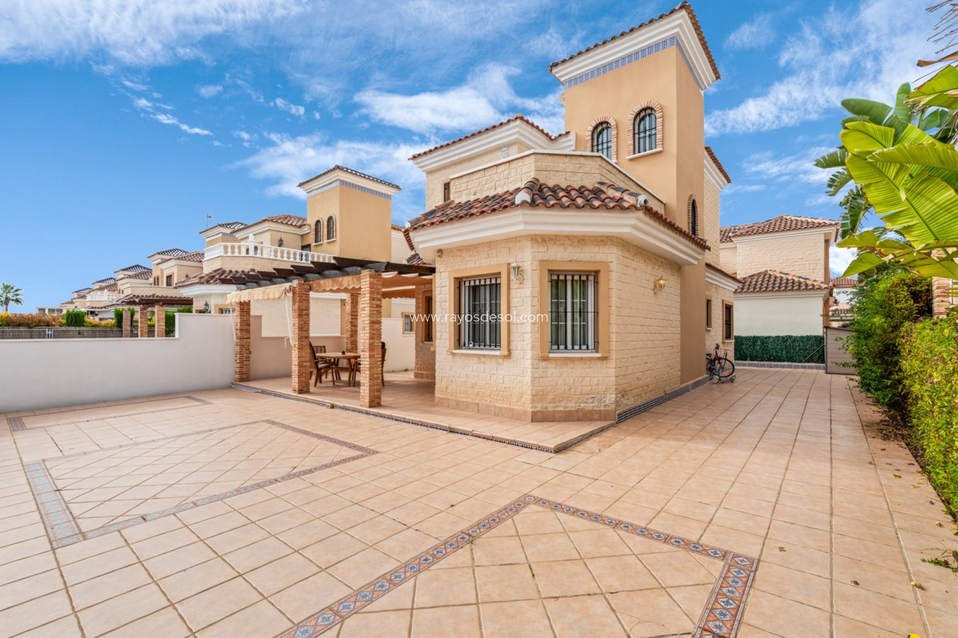 Resale - Villa - Guardamar del Segura - Guardamar Del Segura