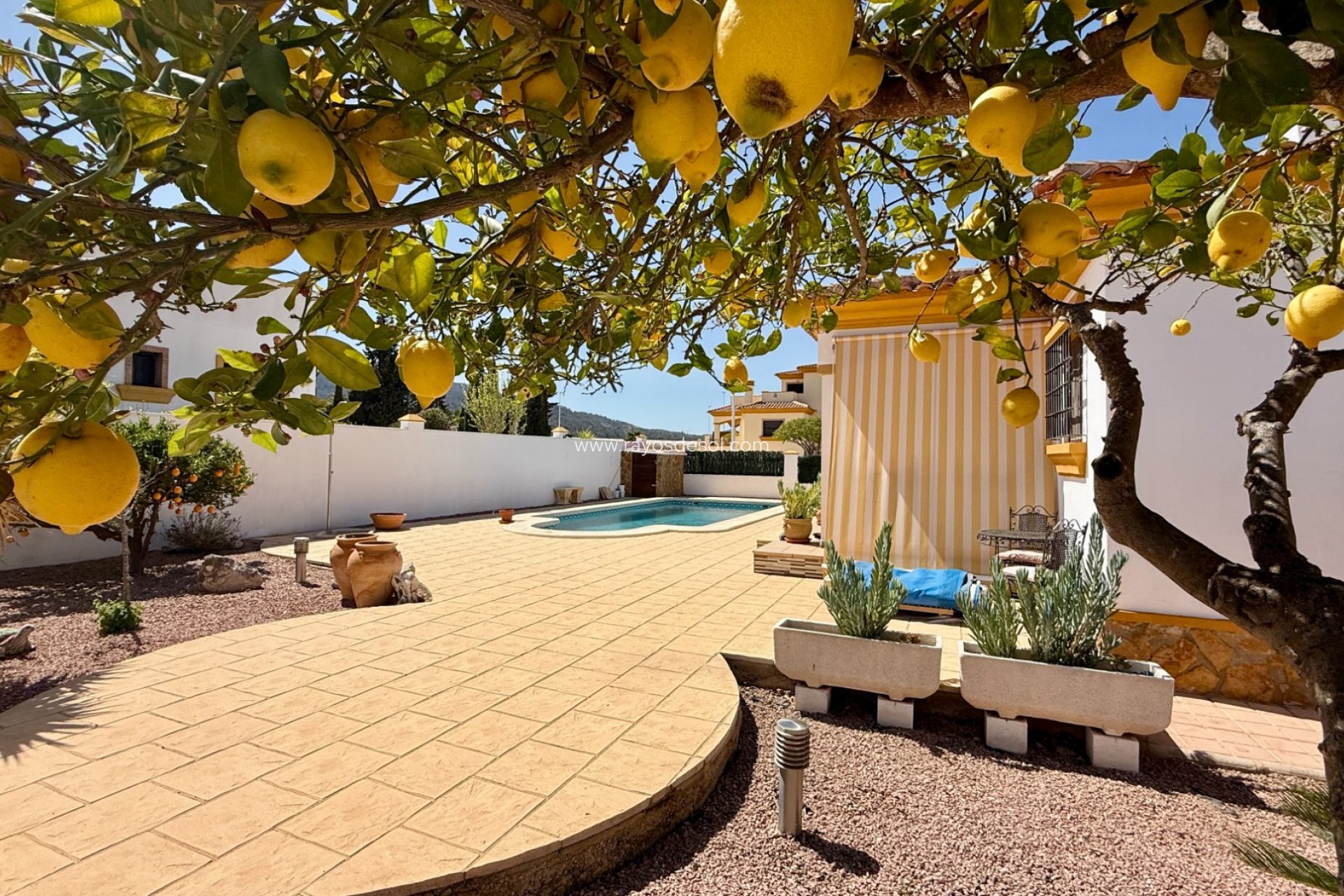 Resale - Villa - Hondón de las Nieves