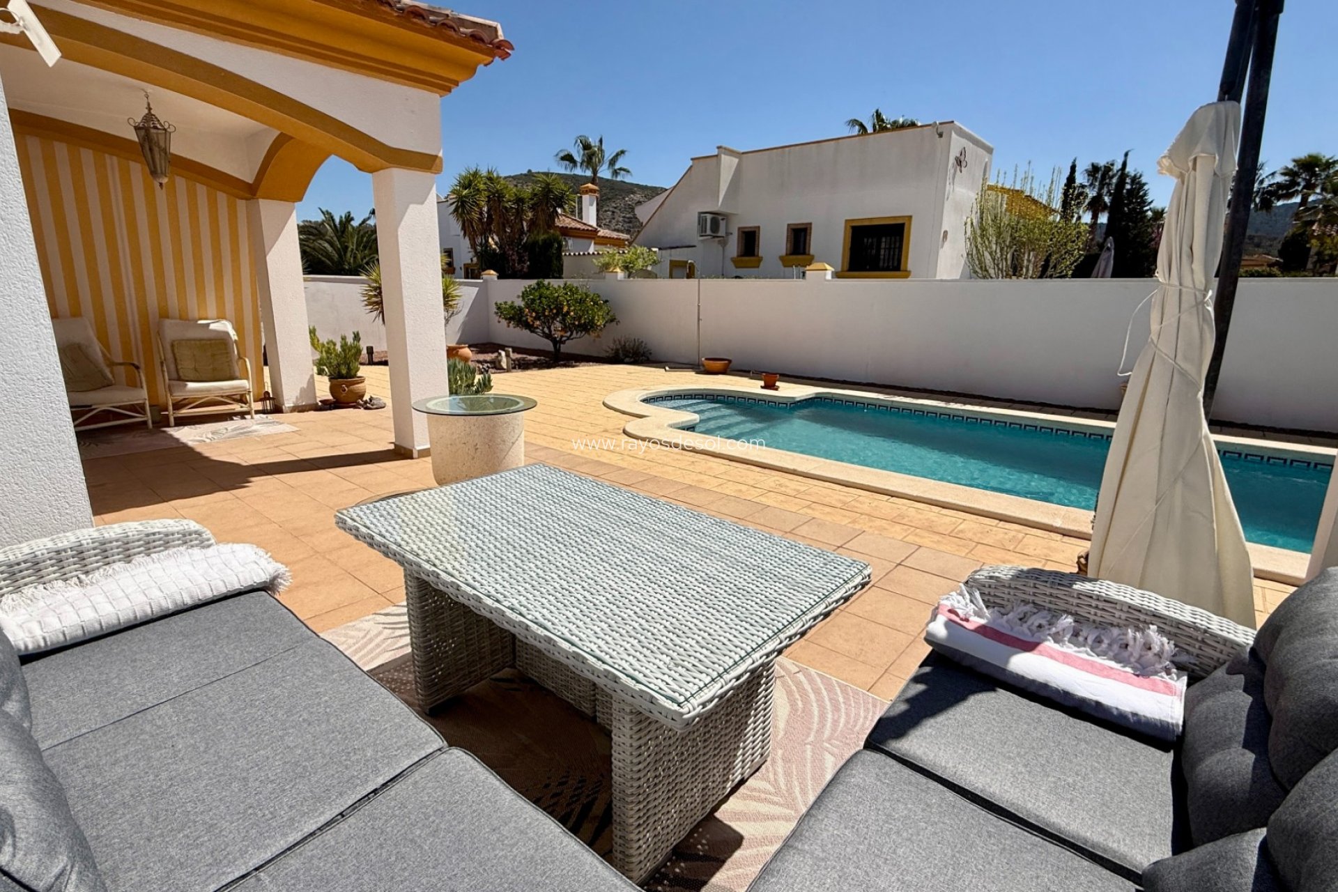 Resale - Villa - Hondón de las Nieves