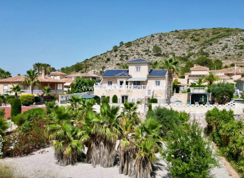Resale - Villa - Hondón de las Nieves