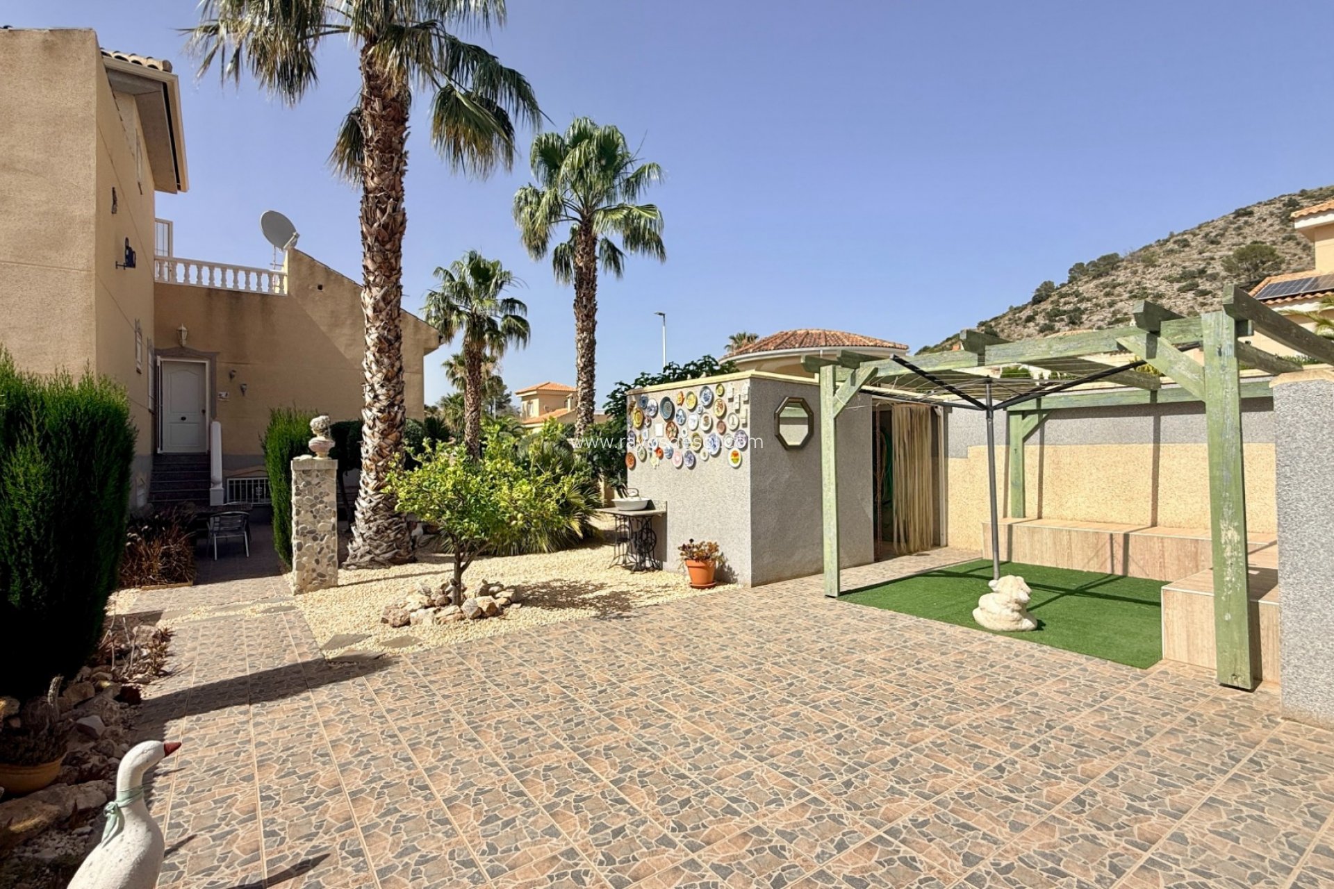 Resale - Villa - Hondón de las Nieves