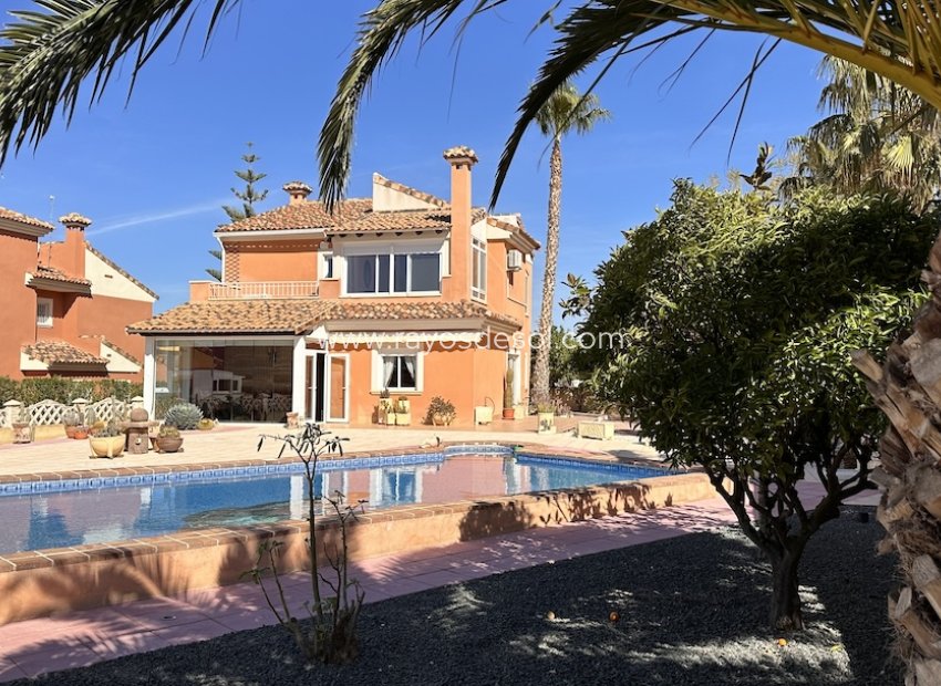 Resale - Villa - Hondón de las Nieves