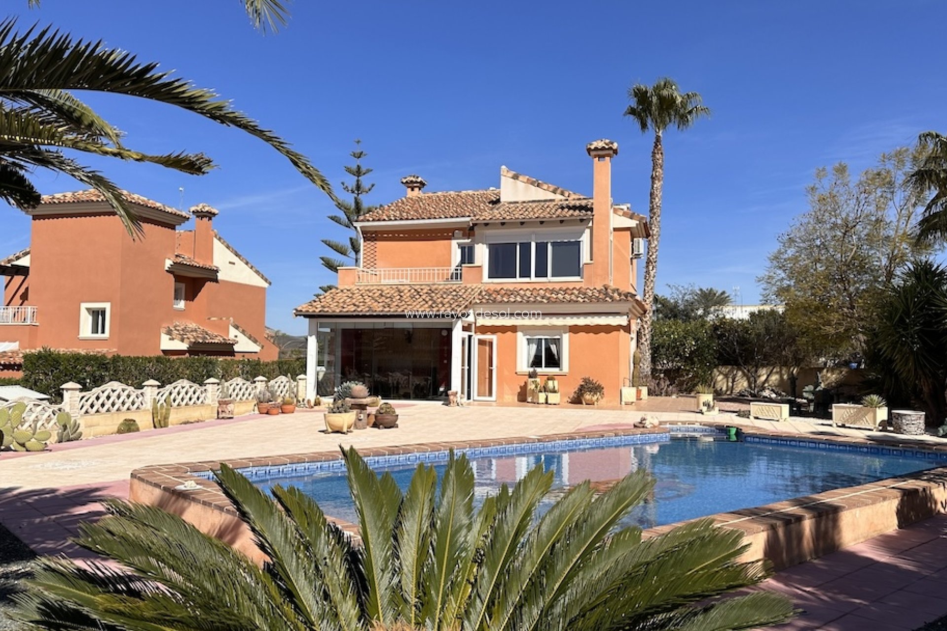 Resale - Villa - Hondón de las Nieves